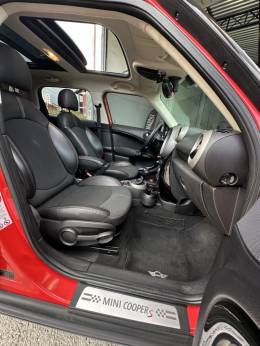 MINI - COOPER - 2010/2011 - Vermelha - R$ 96.900,00