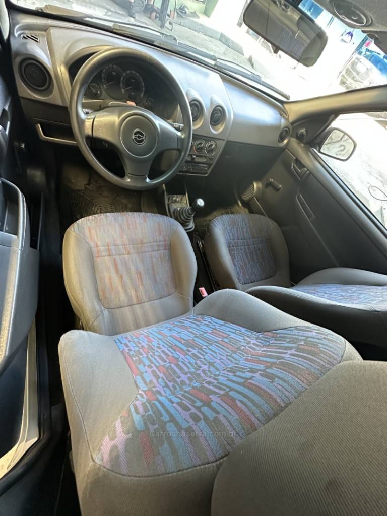 CHEVROLET - CELTA - 2011/2011 - Cinza - R$ 25.900,00