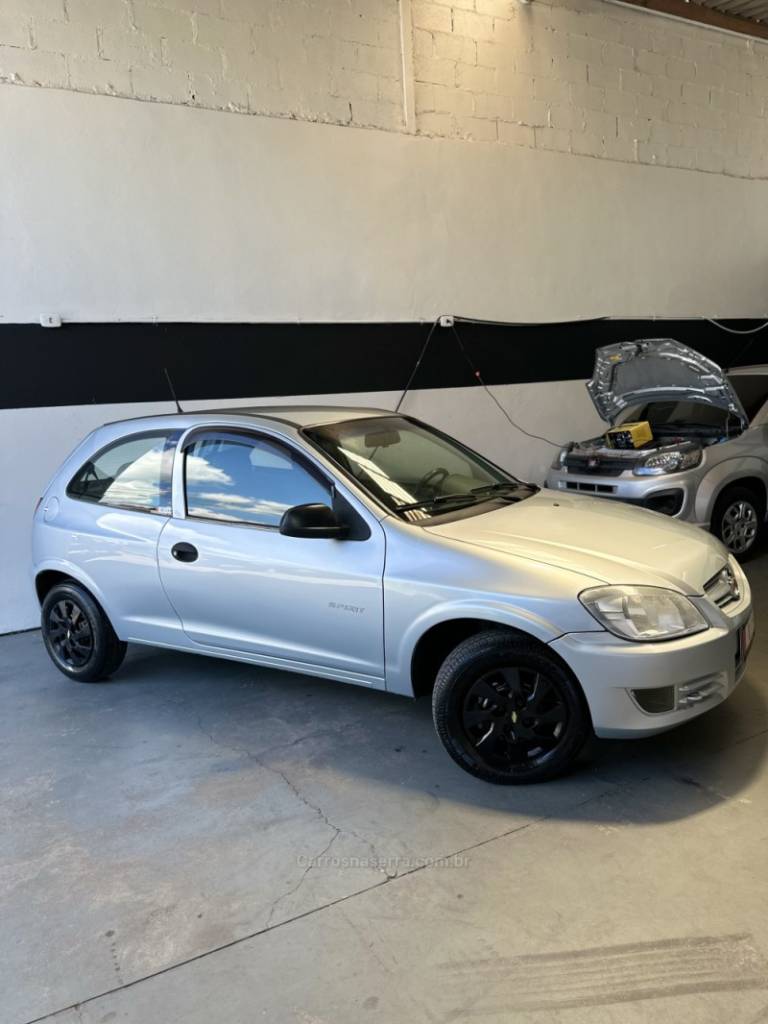 CHEVROLET - CELTA - 2011/2011 - Cinza - R$ 25.900,00